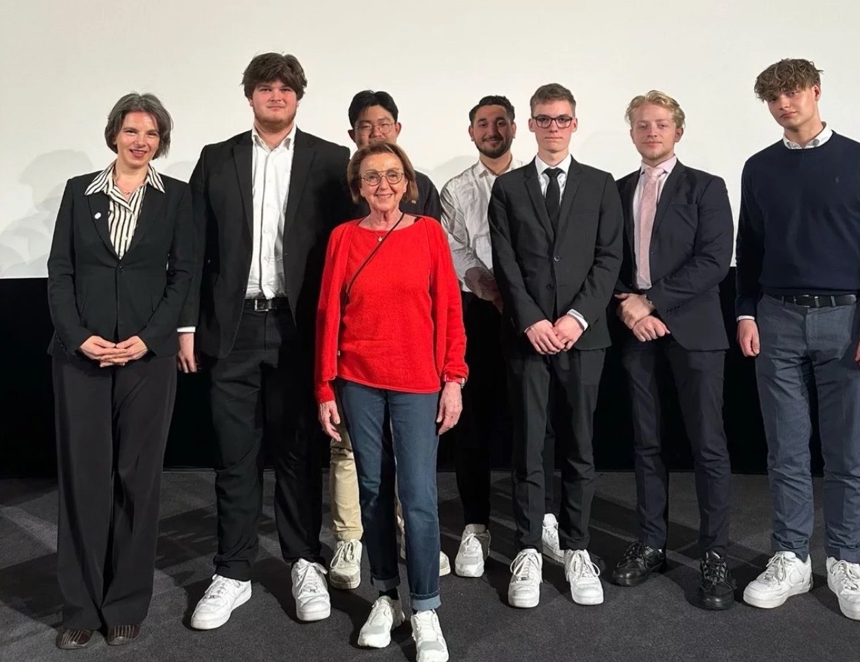 Zeitzeuginnen Gespräch mit Dr. Eva Umlauf