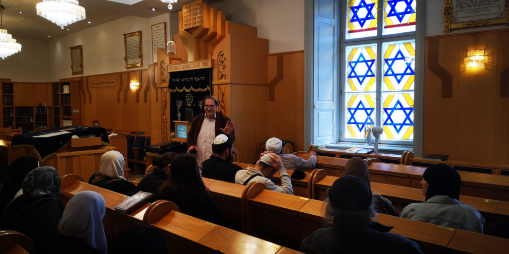 Schüler:innen der IFSB besuchten  Wiener Synagoge