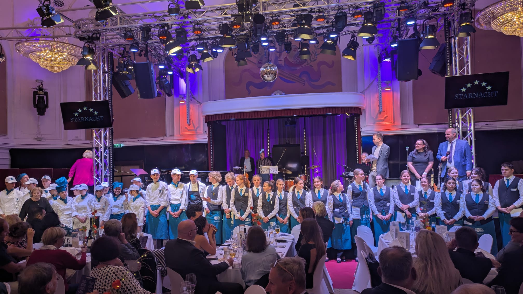 Stars im Saal, MODUL-Schüler:innen im Einsatz